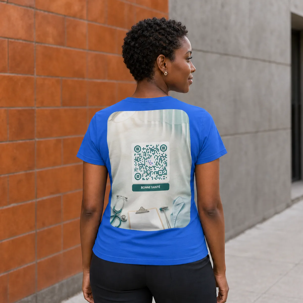 T-shirt softstyle femme QR code — palette colorée semi-ajusté